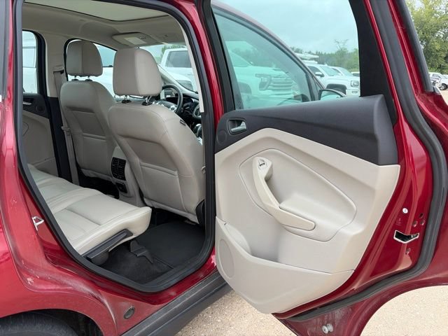 Used 2017 Ford C-MAX Titanium w/ Equipment Group 301A FWD image 19