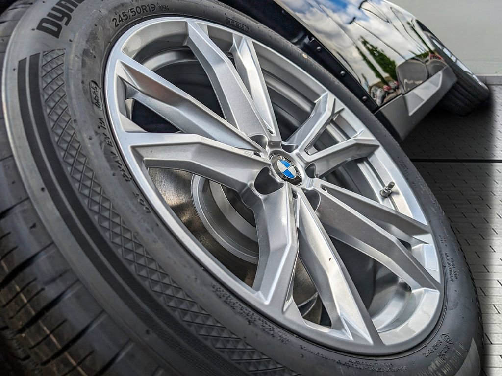 New 2025 BMW X3 xDrive30i w/ Convenience Package image 9