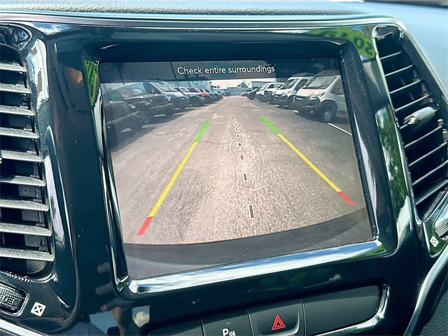 Used 2019 Jeep Cherokee Limited image 13