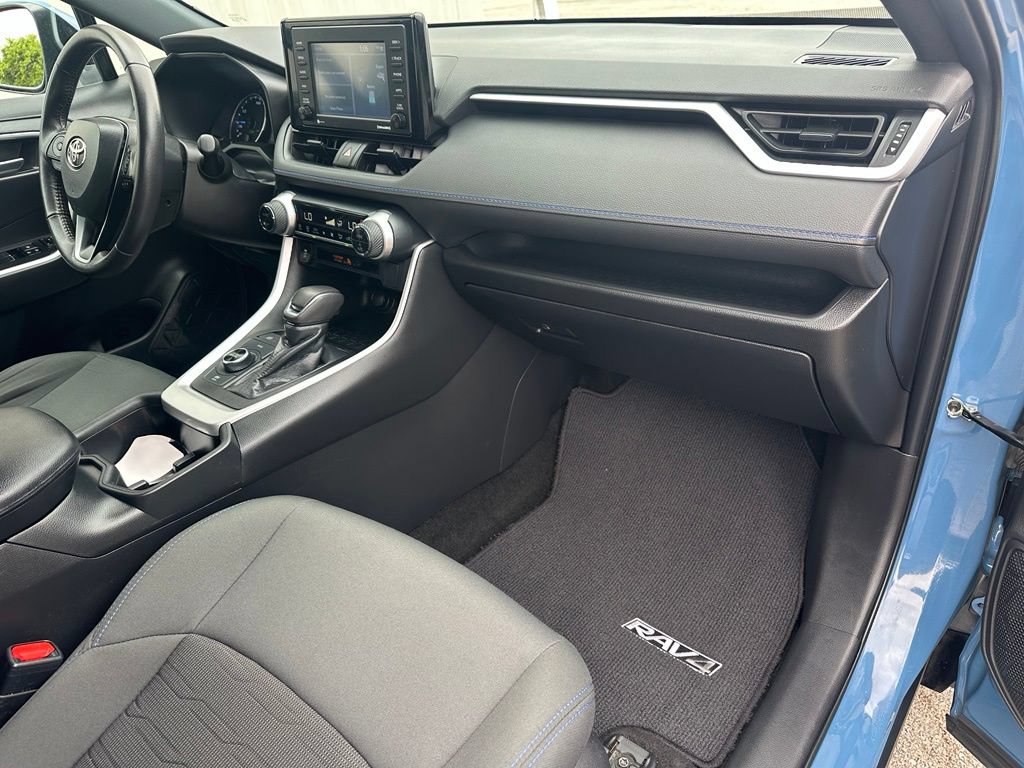 Used 2022 Toyota RAV4 SE AWD/4WD image 32