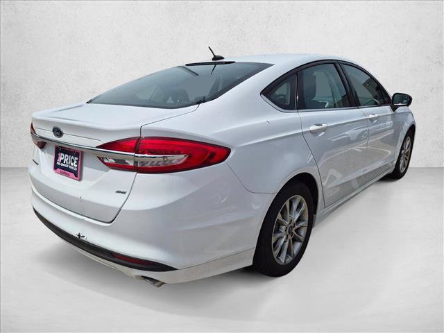 Used 2017 Ford Fusion SE FWD image 5