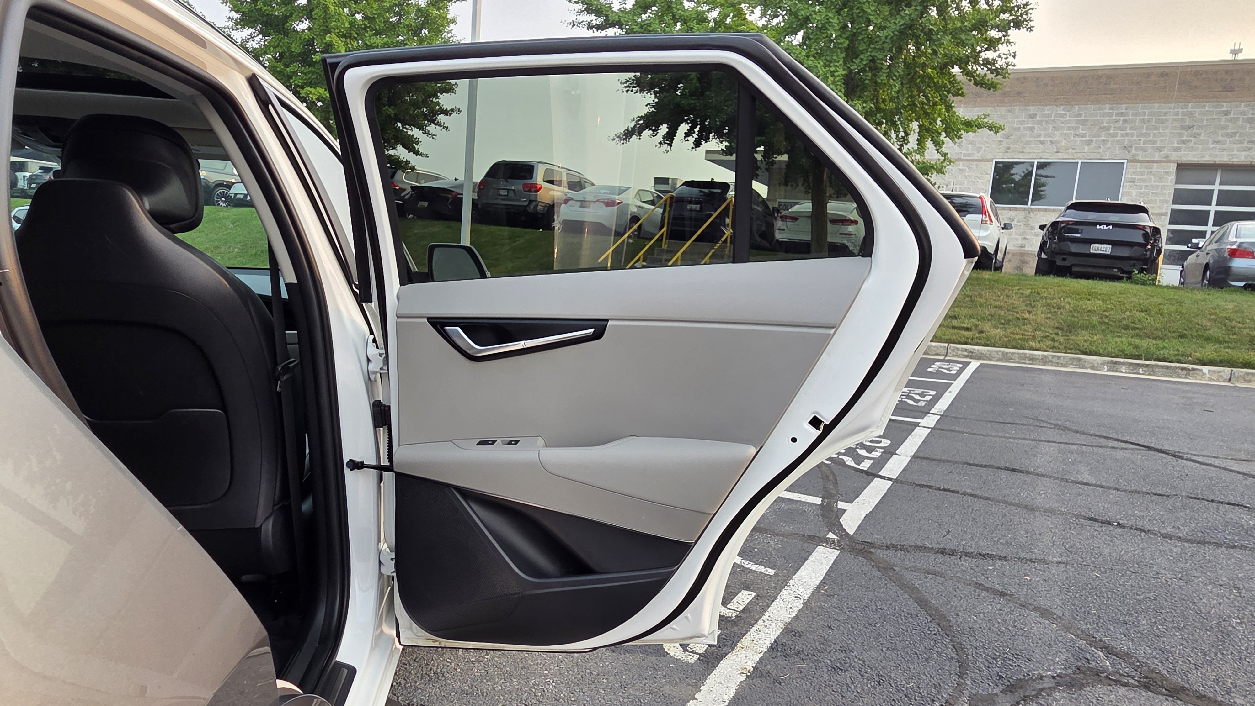 Certified 2024 Kia Niro Wave w/ Wave Preserve Package FWD image 35