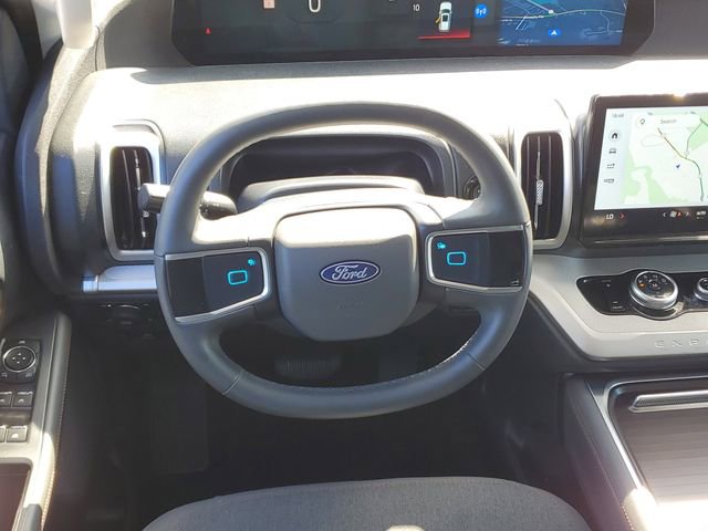 Used 2025 Ford Expedition Max Active AWD/4WD image 11