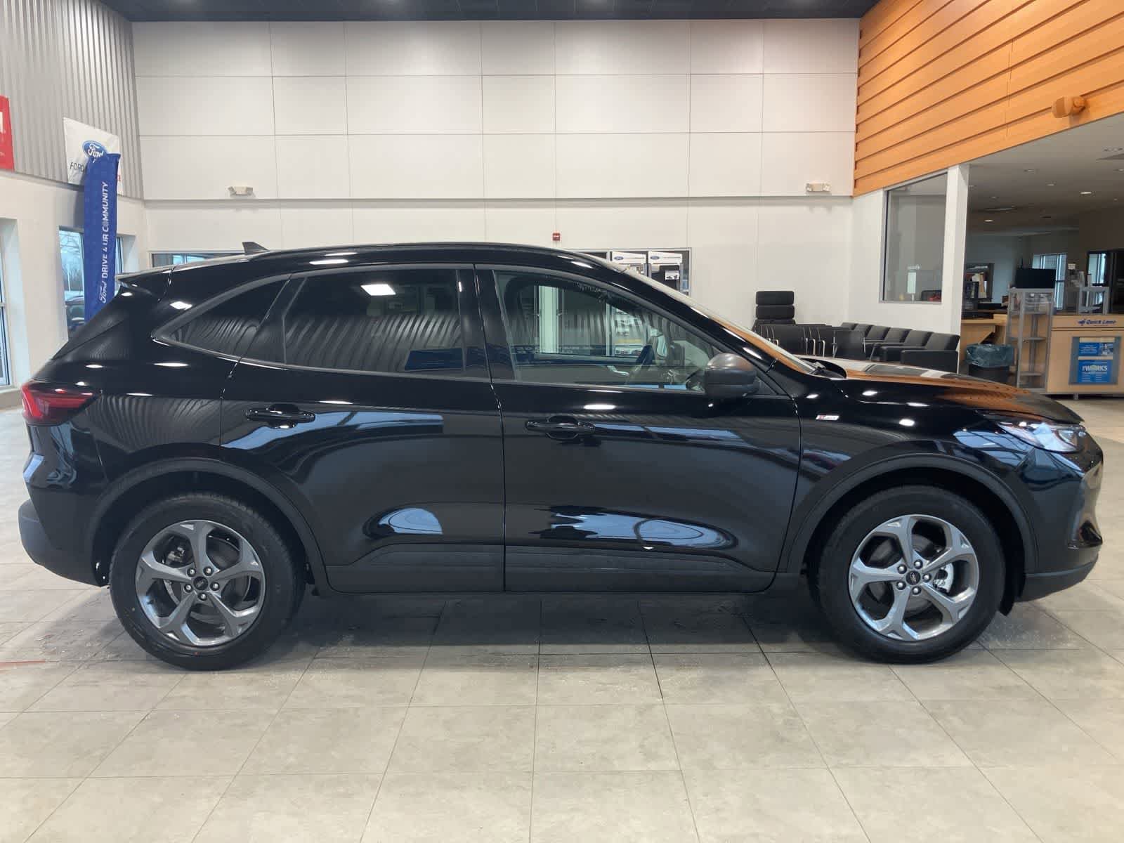 Used 2025 Ford Escape ST-Line image 4