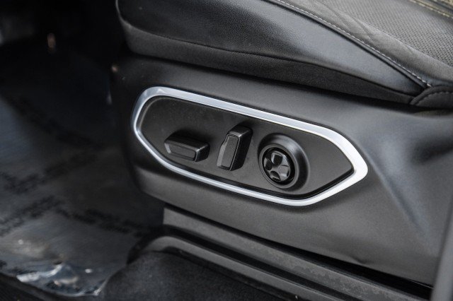 Used 2024 Jeep Wagoneer Series II AWD/4WD image 33