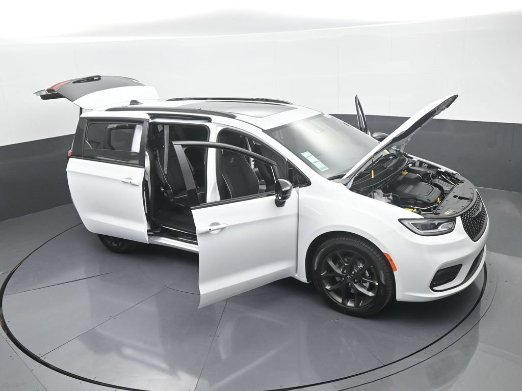 New 2026 Chrysler Pacifica Limited w/ S Appearance Package FWD image 65