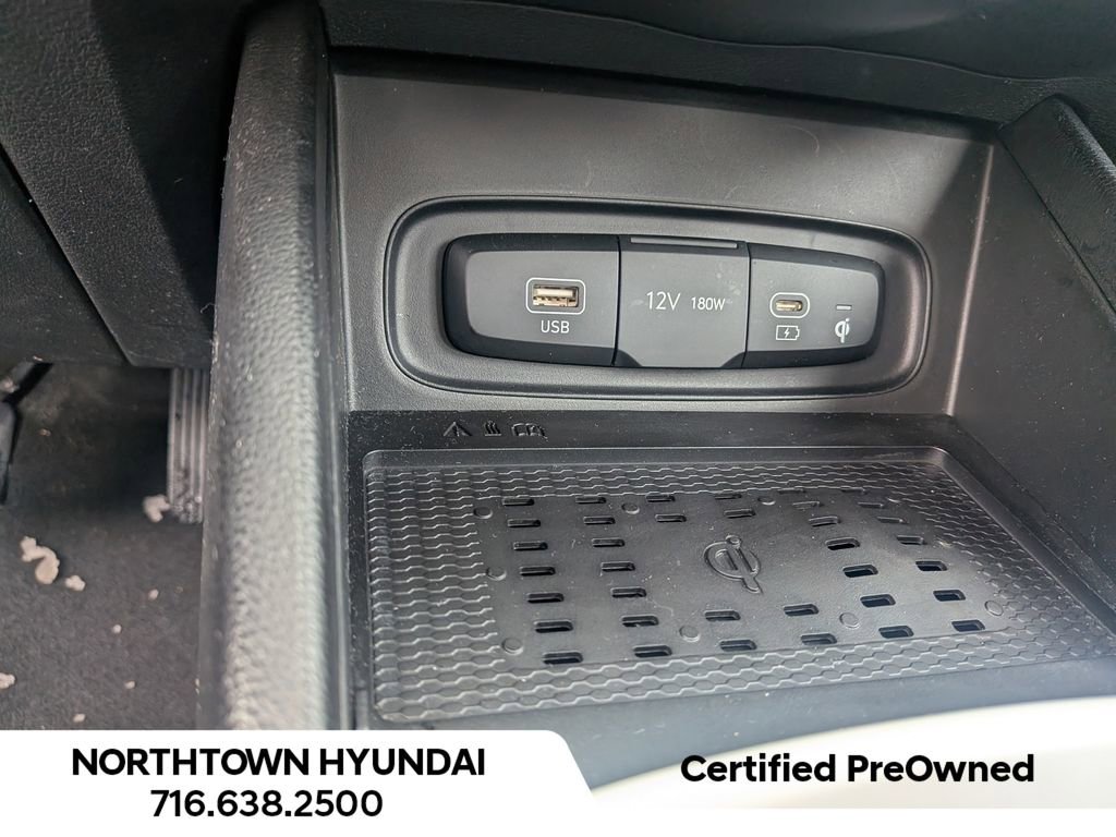Certified 2023 Hyundai Venue Limited w/ Cargo Package image 18