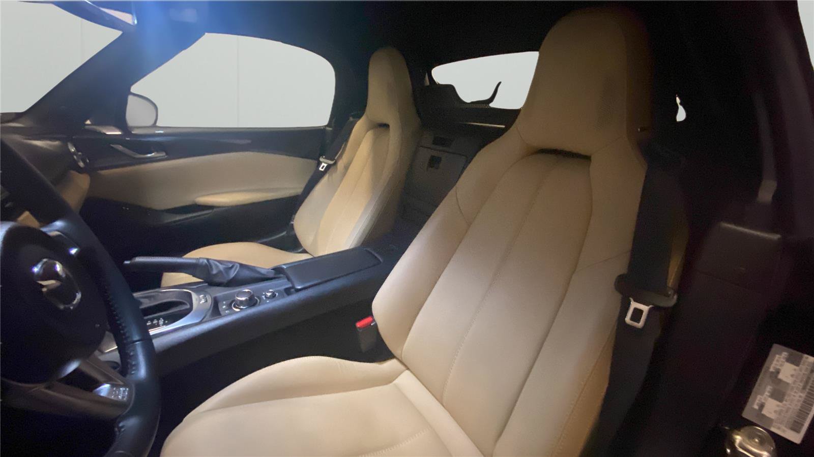 Used 2016 MAZDA MX-5 Miata Grand Touring RWD image 11