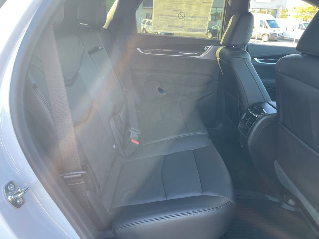 New 2025 Cadillac XT5 Premium Luxury w/ LPO, Floor Liner Package image 13