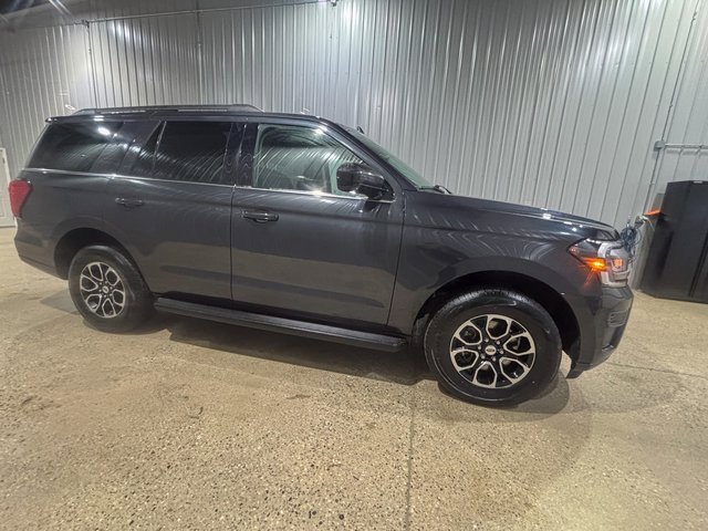Used 2024 Ford Expedition XLT image 7