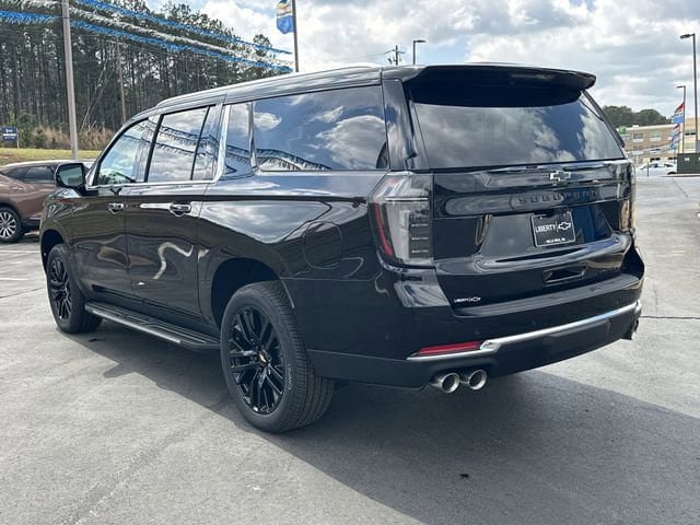New 2026 Chevrolet Suburban Premier image 7