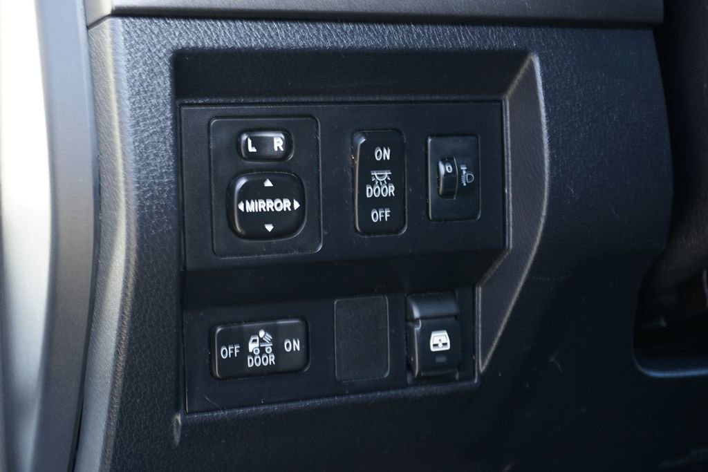 Used 2017 Toyota Tundra SR5 w/ SR5 Upgrade Package image 17