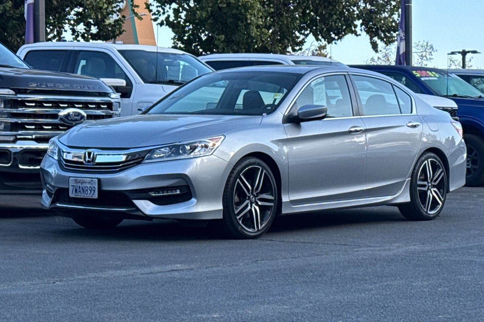 Used 2017 Honda Accord Sport image 8