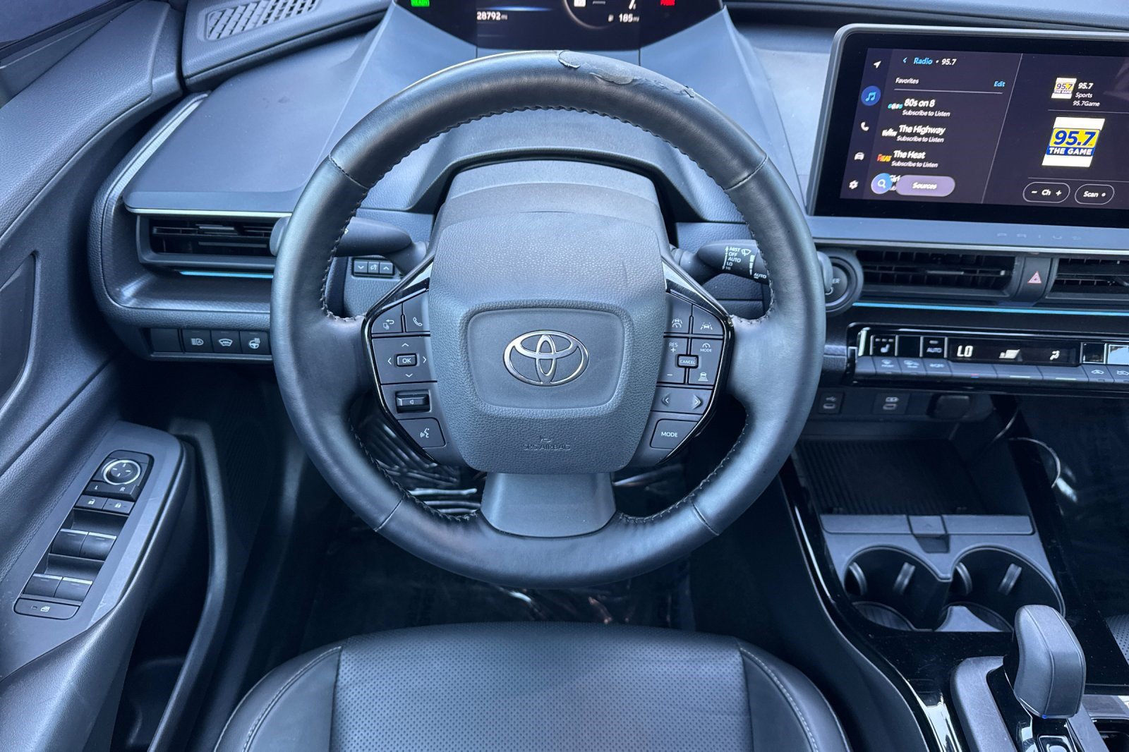 Used 2025 Toyota Prius FWD image 29