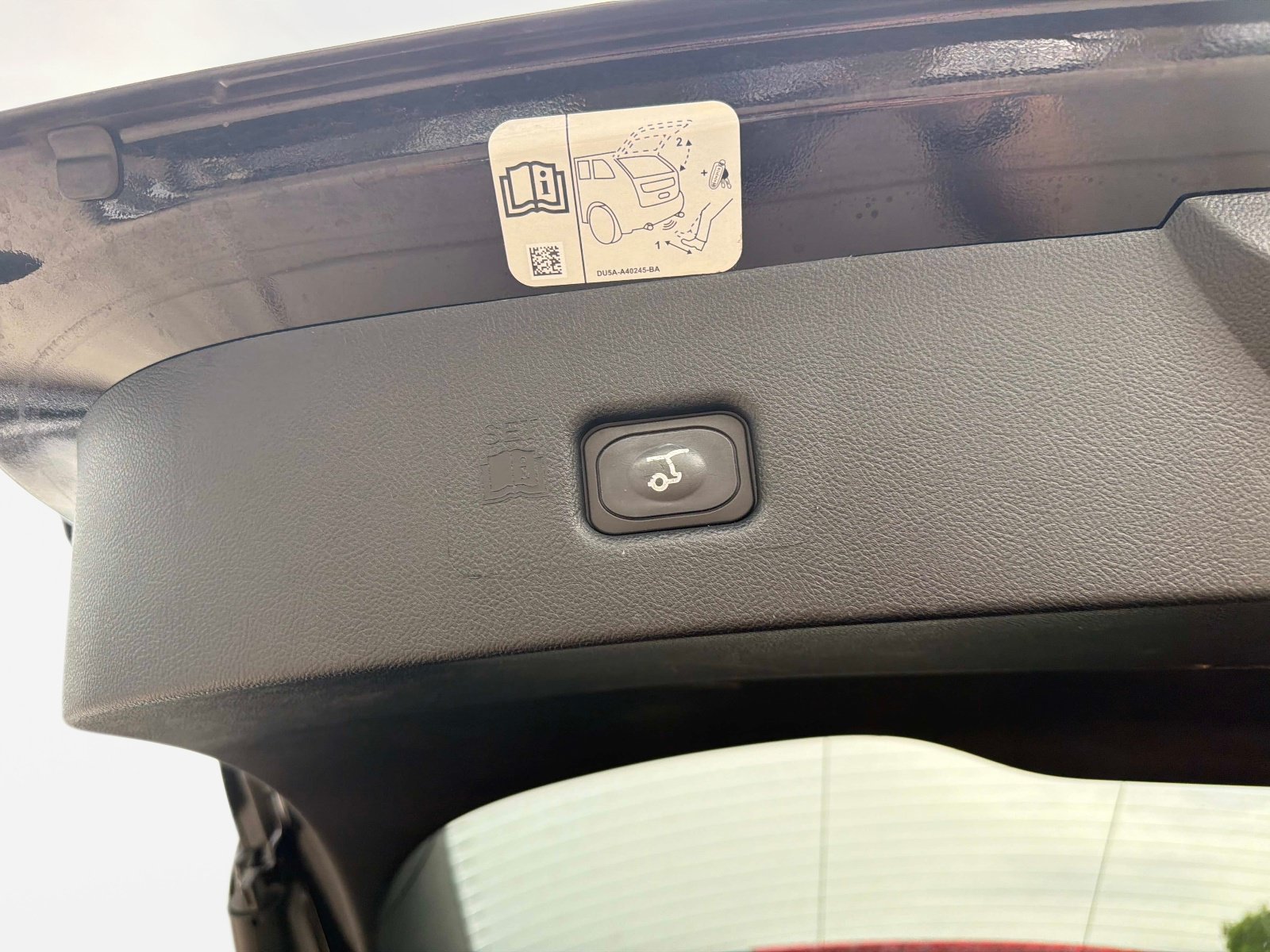 Used 2018 Lincoln MKX Reserve FWD image 12
