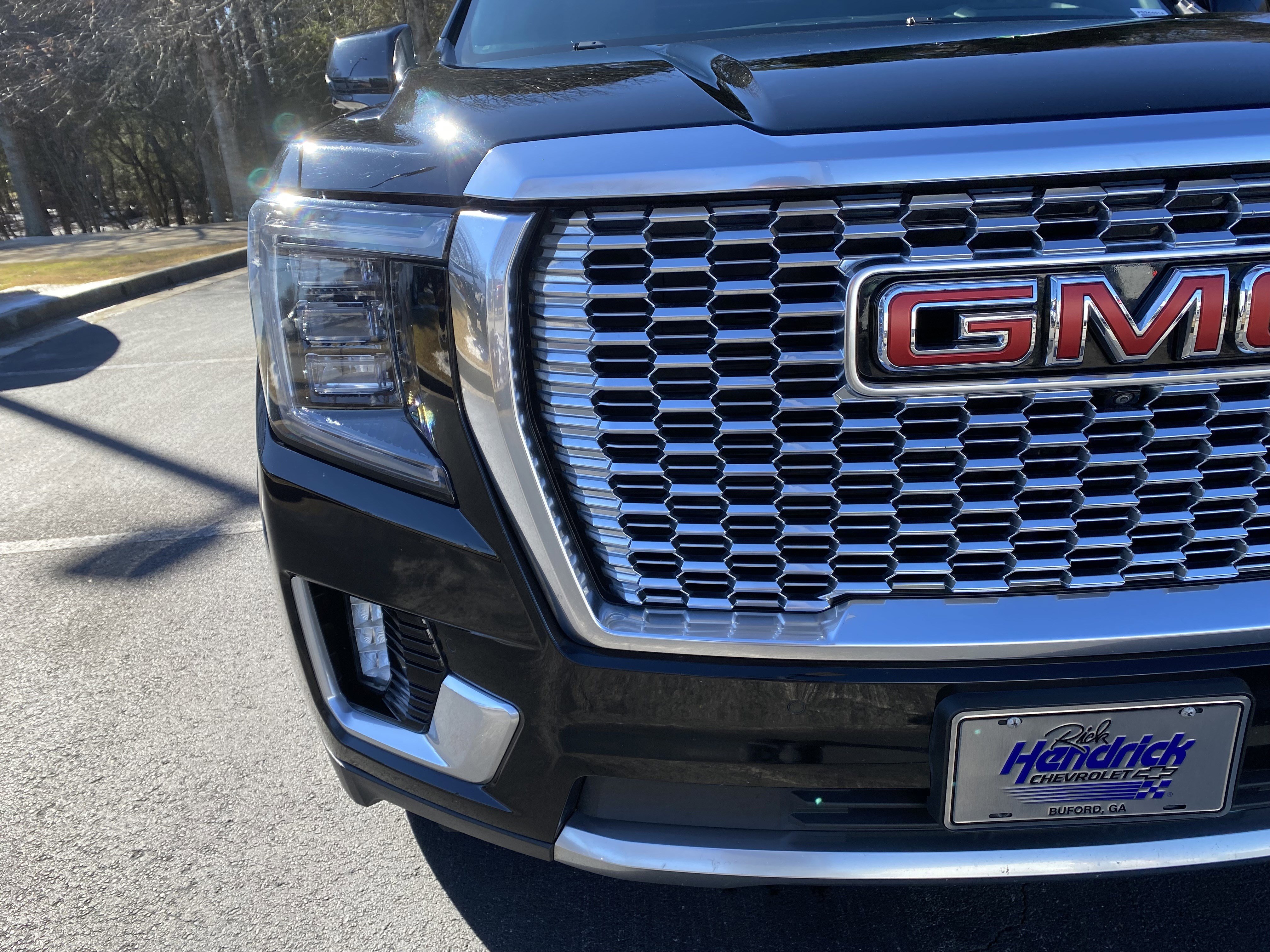 Used 2021 GMC Yukon Denali w/ Denali Premium Package image 14