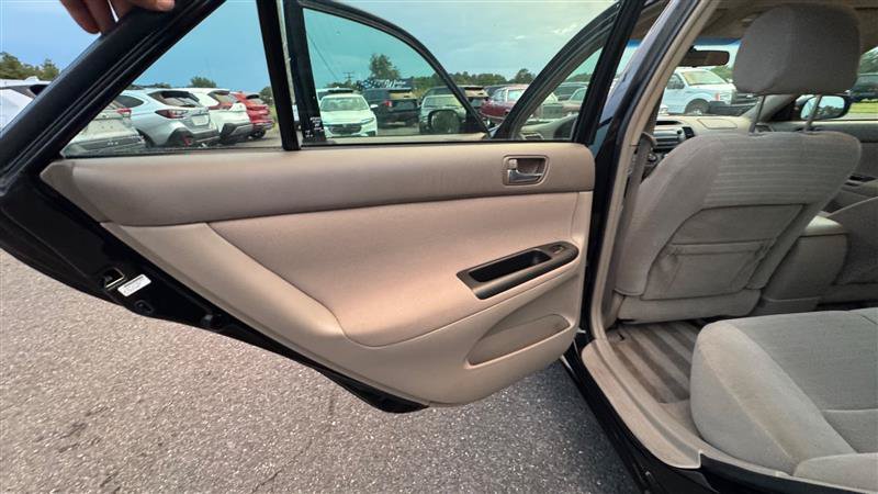 Used 2005 Toyota Camry LE FWD image 33