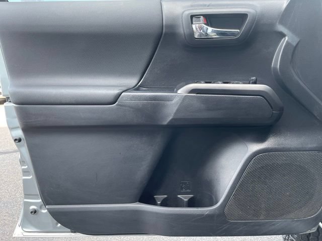Used 2022 Toyota Tacoma TRD Off-Road AWD/4WD image 30