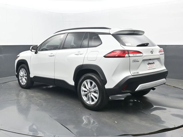 Used 2023 Toyota Corolla Cross LE w/ Moonroof Package image 3