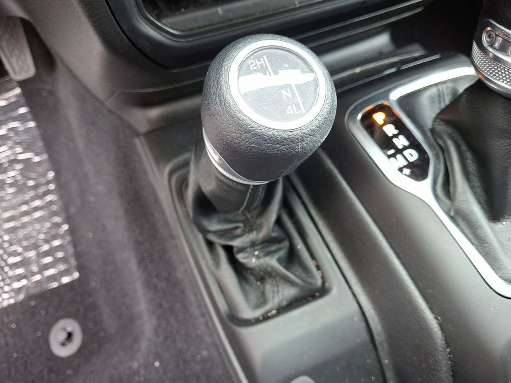 Used 2023 Jeep Gladiator Sport AWD/4WD image 18