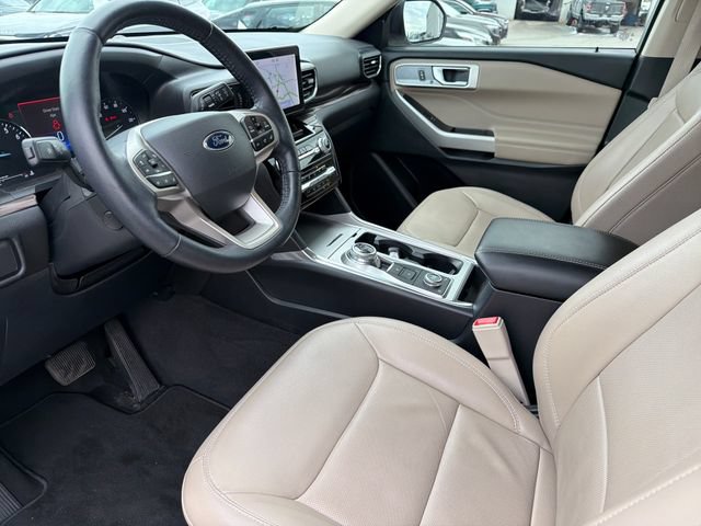 Used 2022 Ford Explorer Limited w/ Equipment Group 301A AWD/4WD image 19
