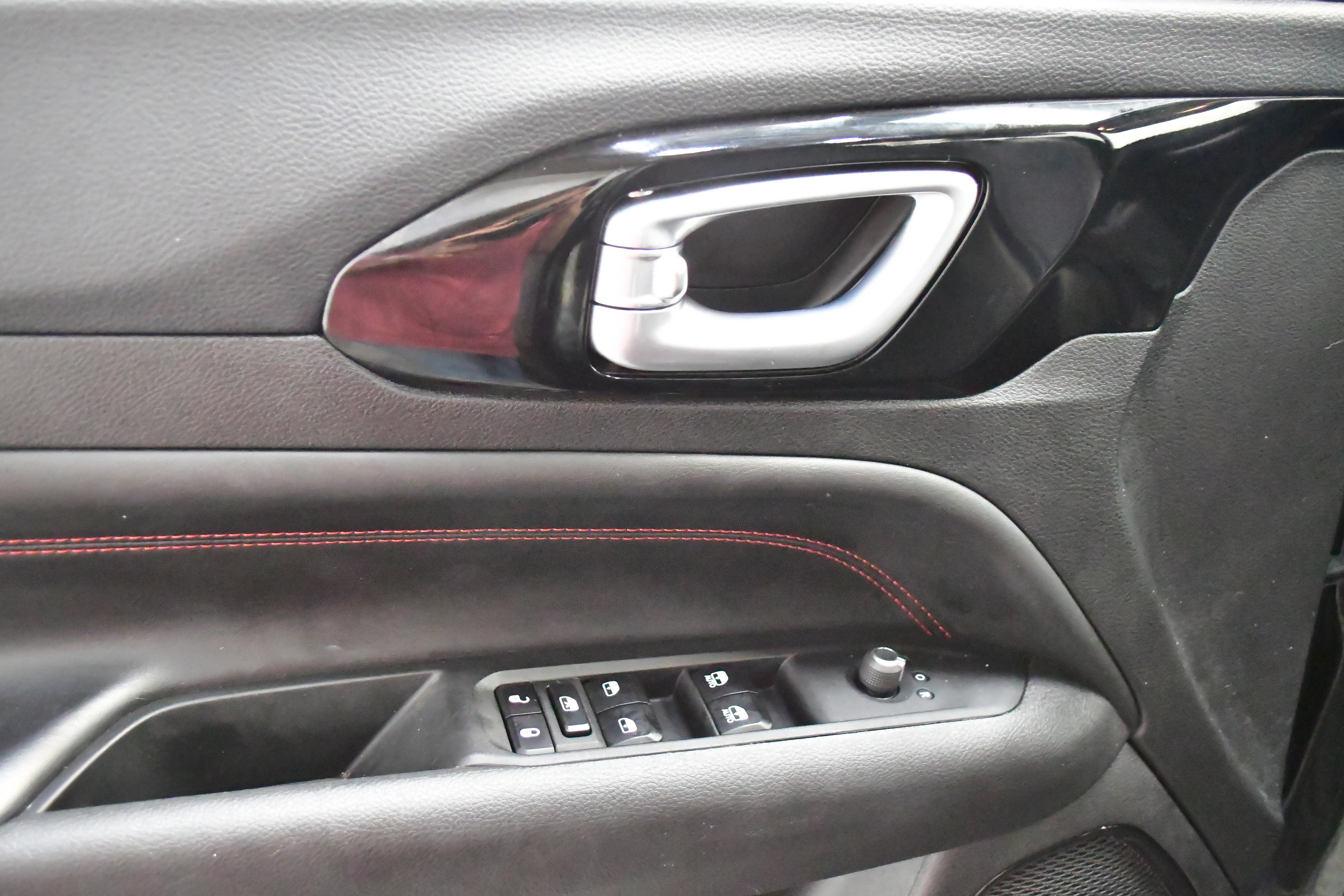 Used 2022 Jeep Compass Trailhawk w/ Trailhawk Convenience Group image 24