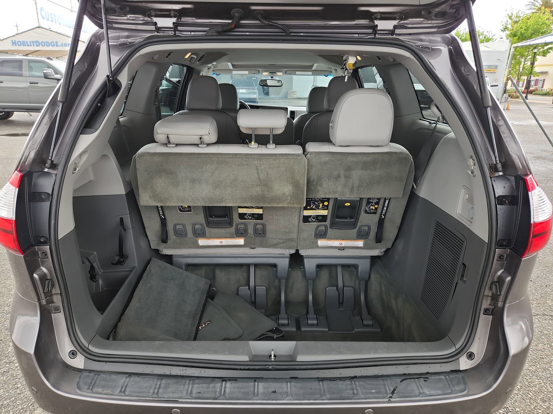 Used 2015 Toyota Sienna XLE w/ XLE Navigation Package image 21
