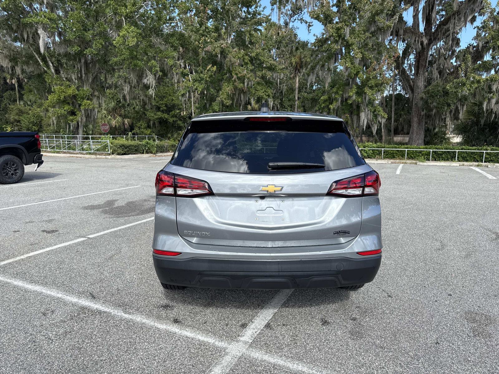 Used 2024 Chevrolet Equinox LS w/ LS Convenience Package image 4