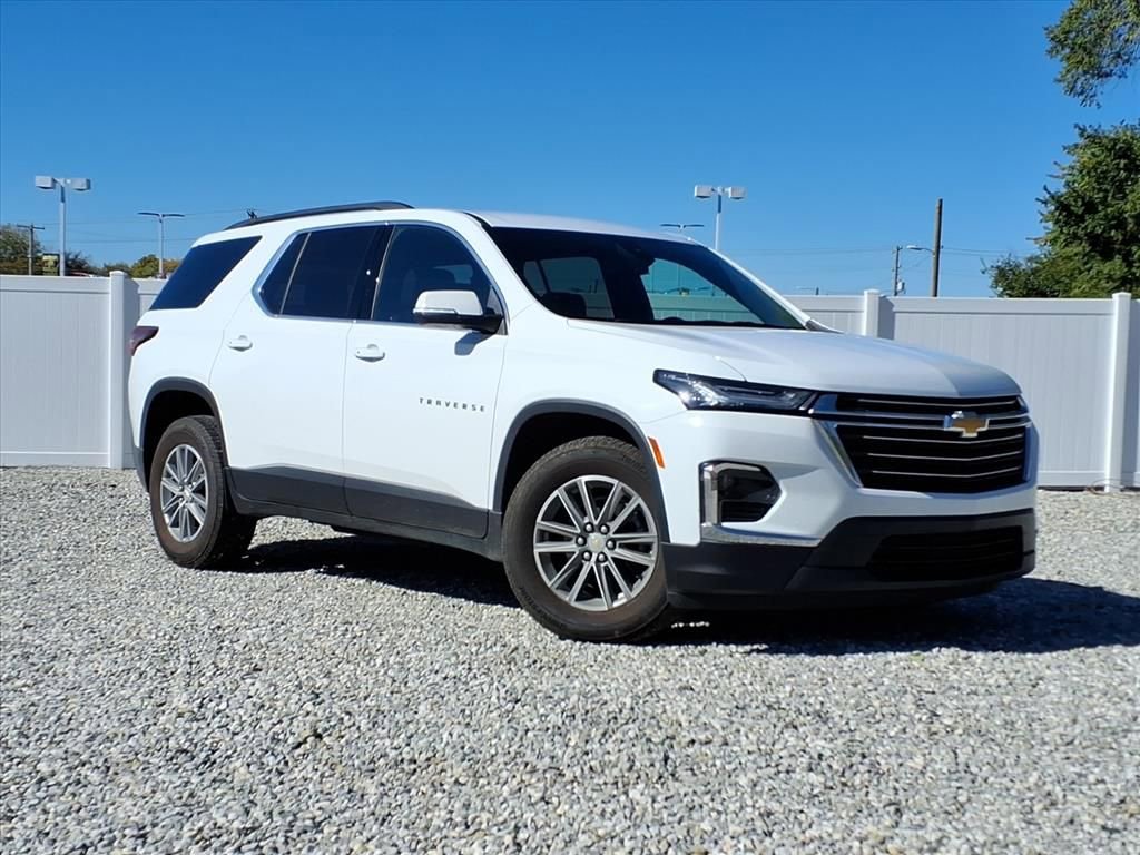 Used 2023 Chevrolet Traverse LT