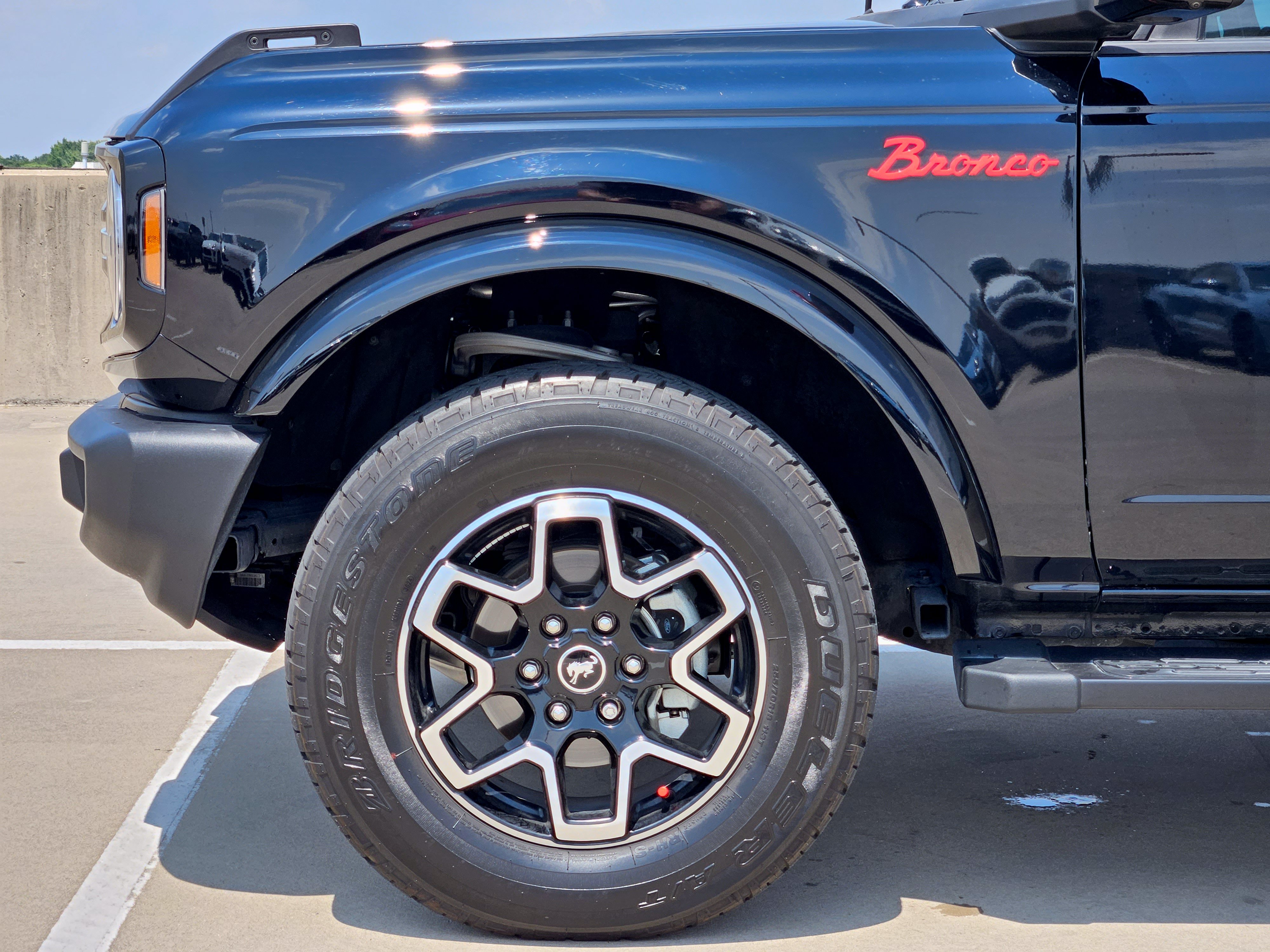 Used 2024 Ford Bronco Outer Banks AWD/4WD image 13