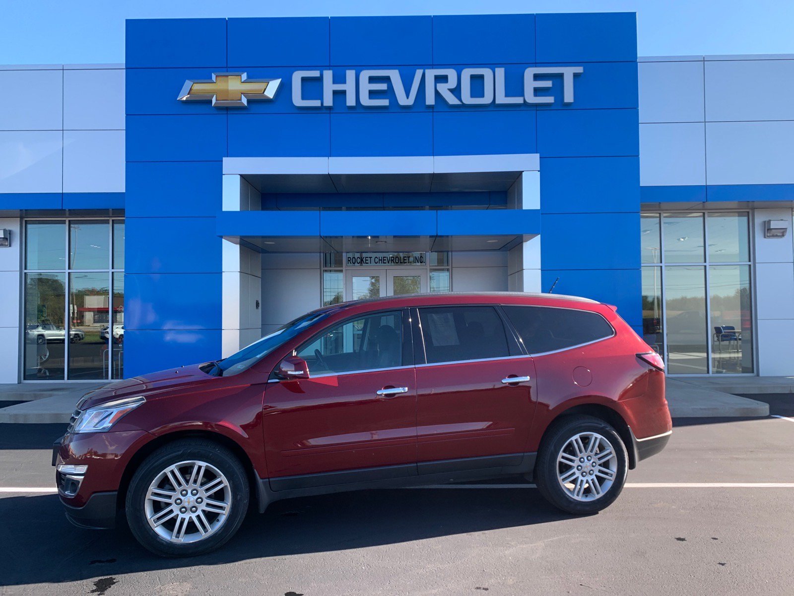 Used 2015 Chevrolet Traverse LT w/ Style and Technology Package FWD image 1