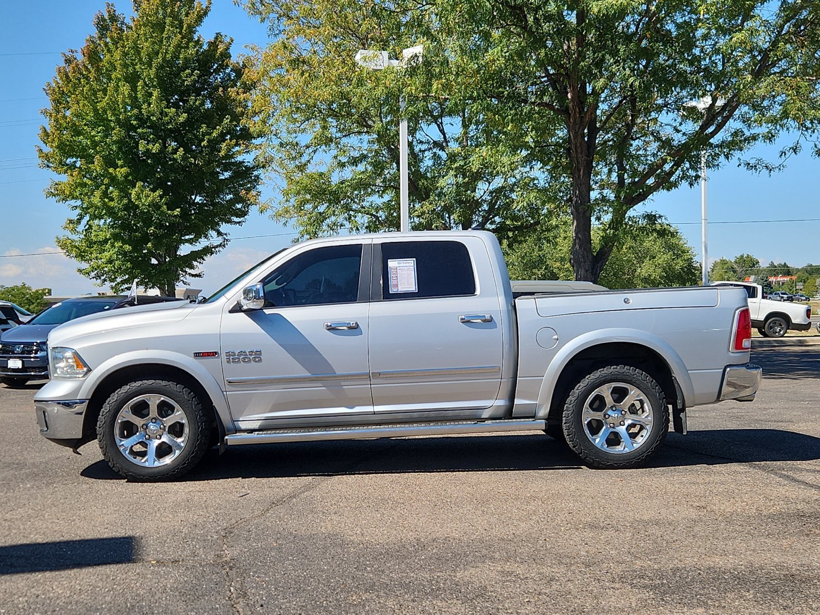 Used 2015 RAM 1500 Laramie w/ Convenience Group AWD/4WD image 2