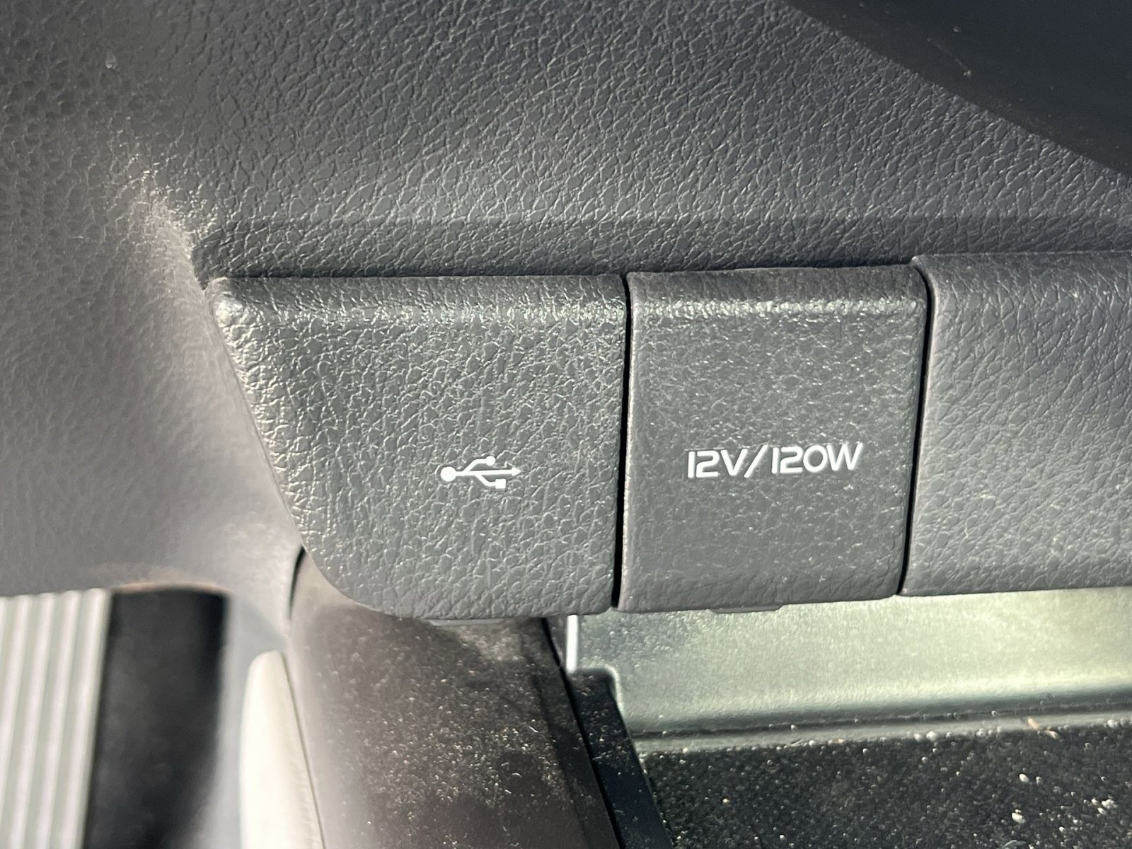 Used 2024 Toyota Camry SE image 32