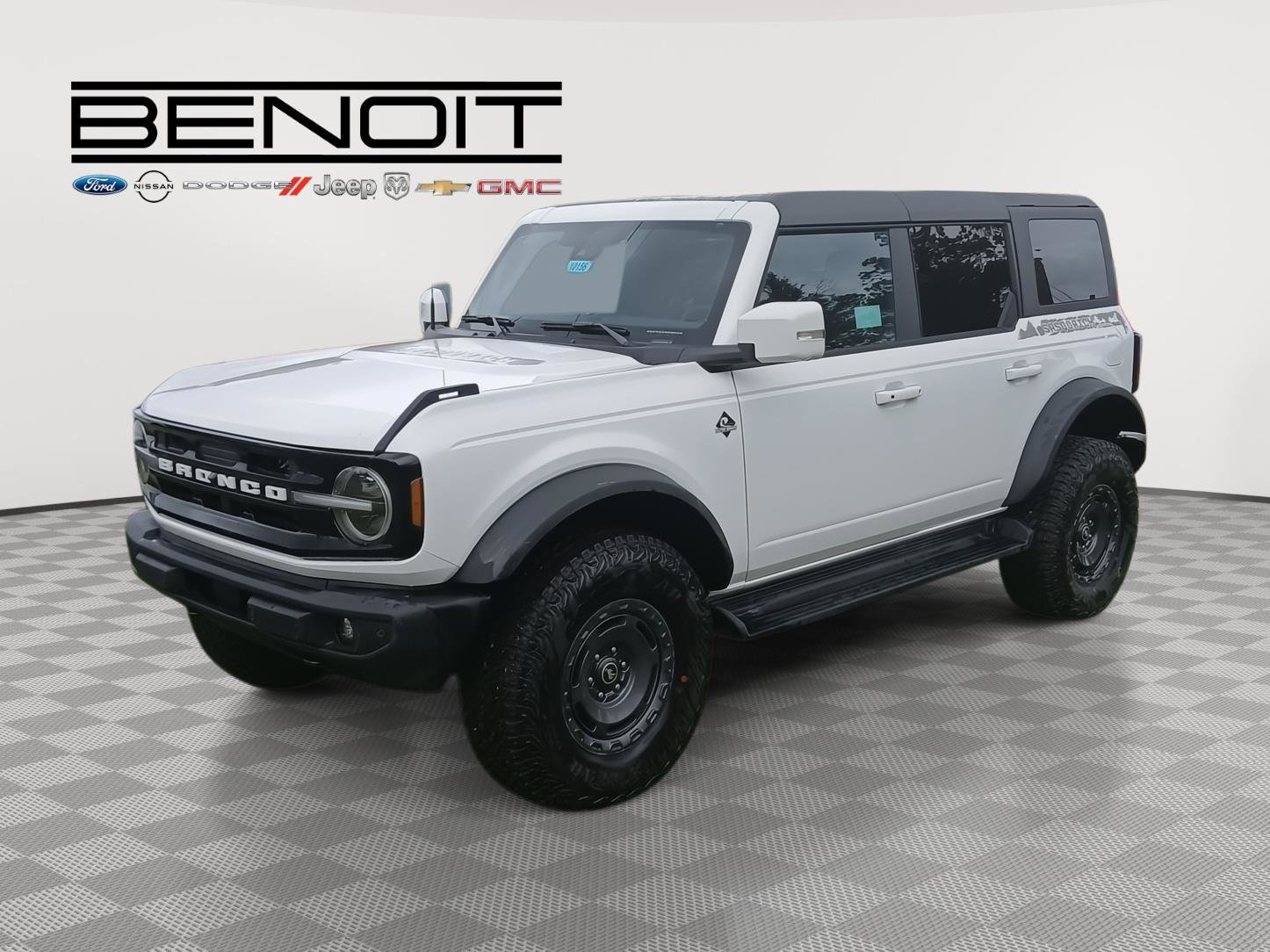 New 2025 Ford Bronco Outer Banks w/ Sasquatch Package image 1