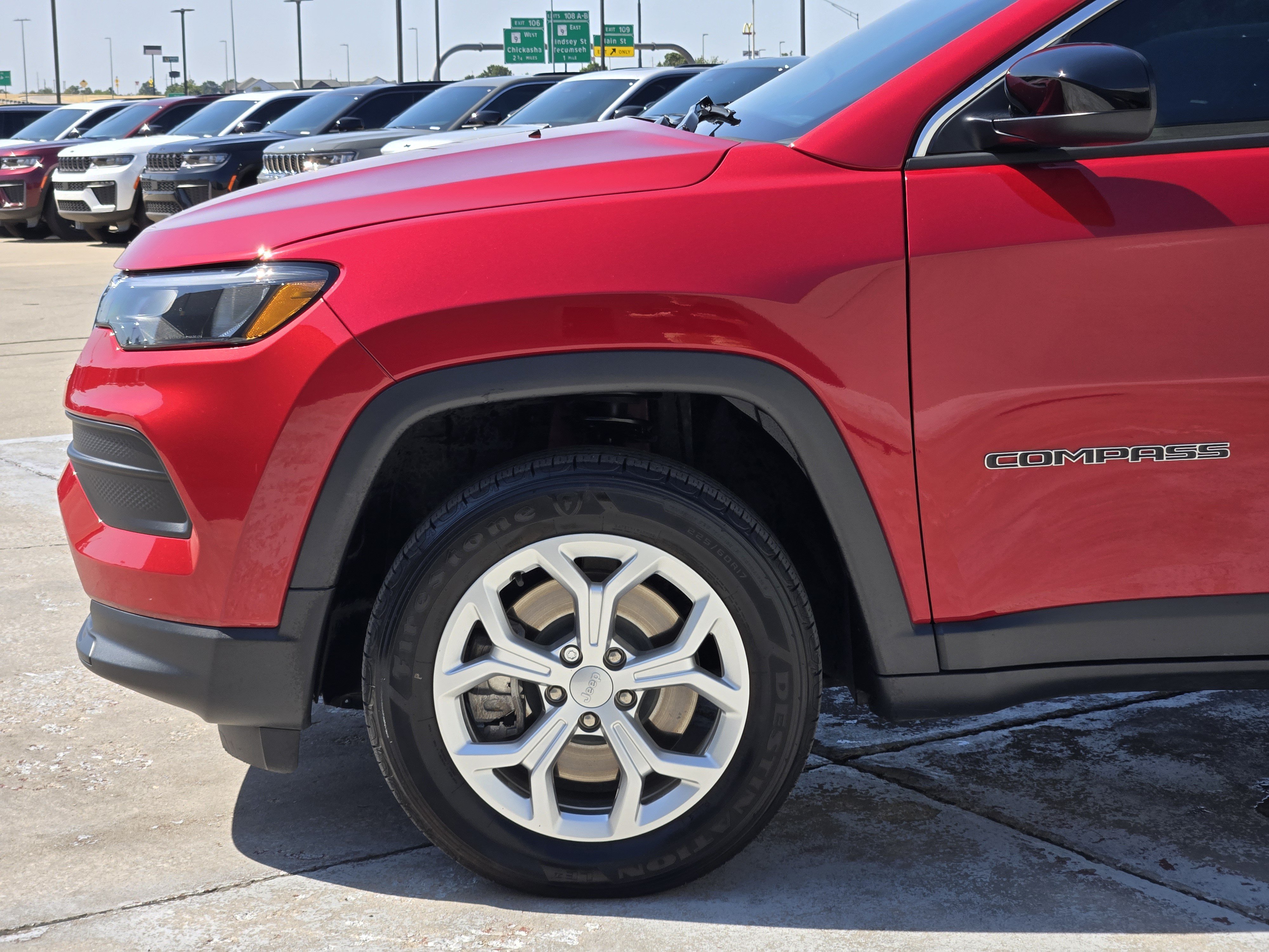 Used 2024 Jeep Compass Sport AWD/4WD image 9