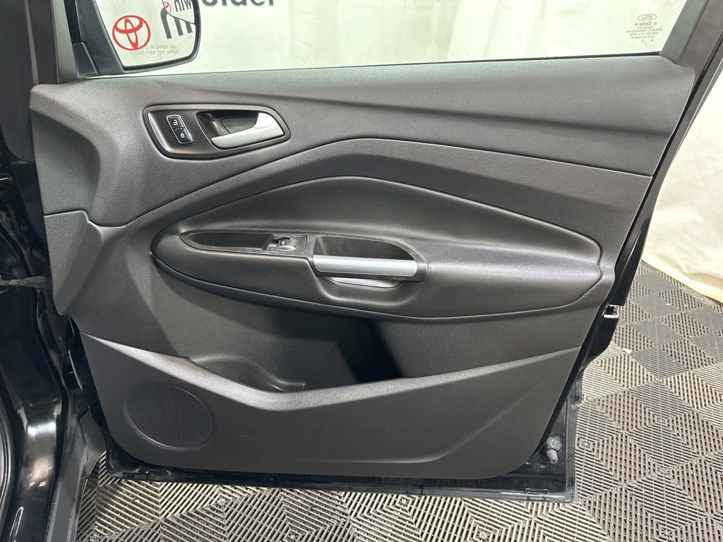 Used 2016 Ford Escape SE w/ Equipment Group 201A image 11