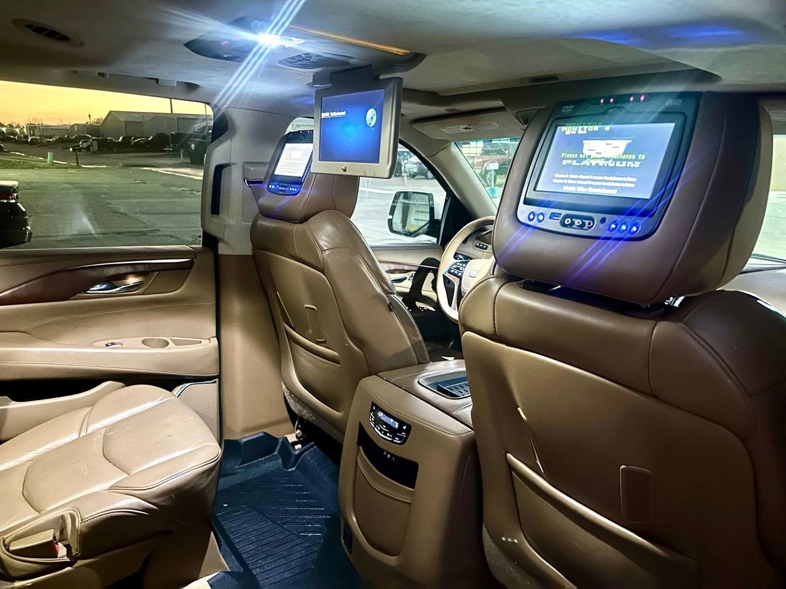 Used 2015 Cadillac Escalade Platinum image 16