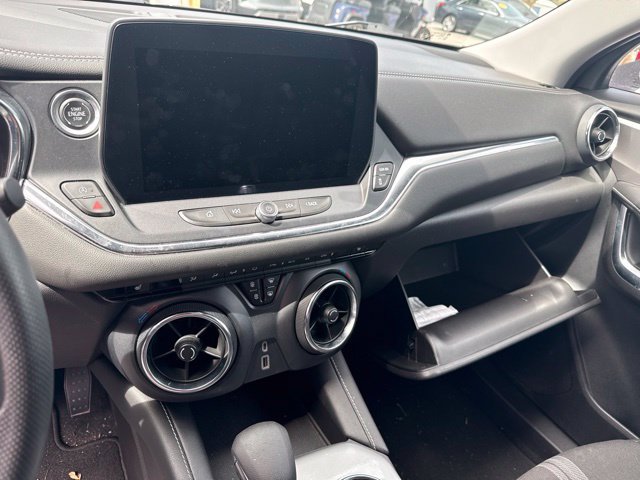 Used 2025 Chevrolet Blazer LT FWD image 15