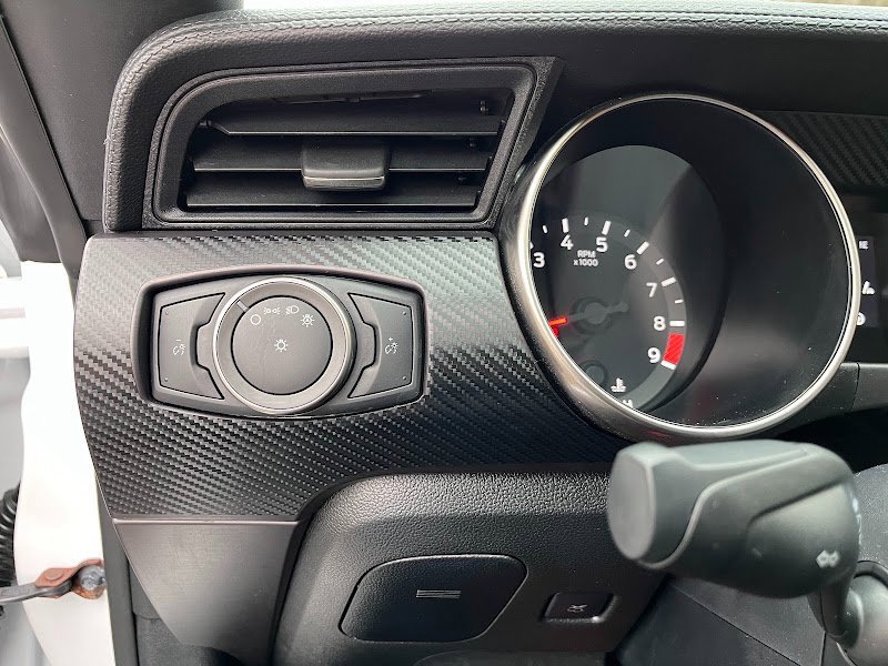 Used 2016 Ford Mustang Shelby GT350 w/ Technology Package image 11