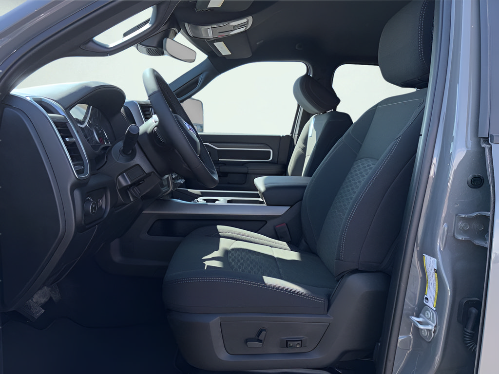 New 2026 RAM 2500 Big Horn AWD/4WD image 9
