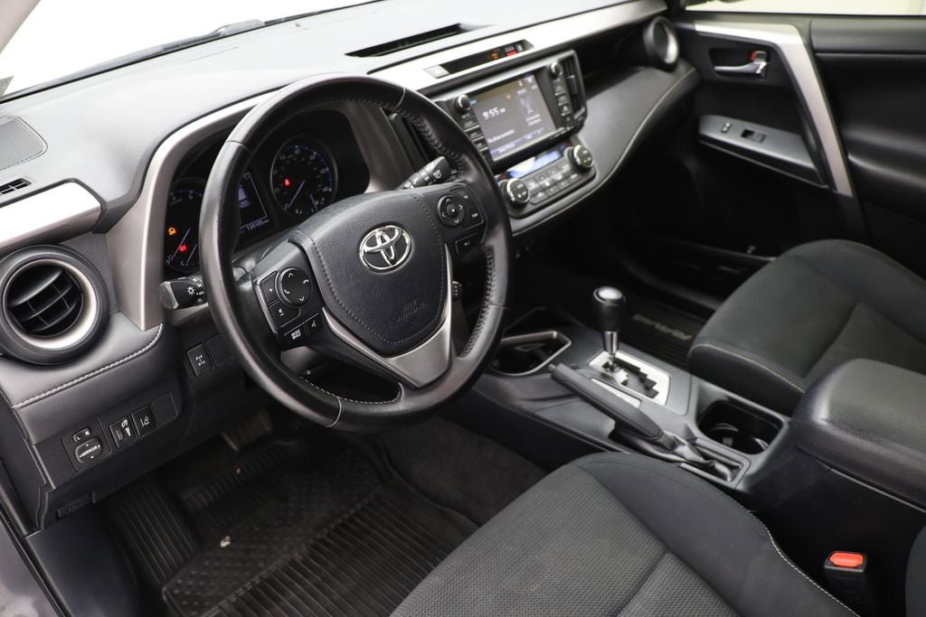 Used 2017 Toyota RAV4 XLE AWD/4WD image 13