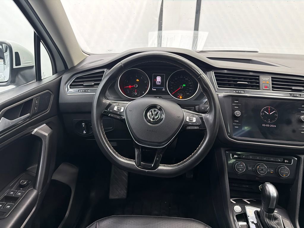 Used 2021 Volkswagen Tiguan SE w/ Panoramic Sunroof Package FWD image 24