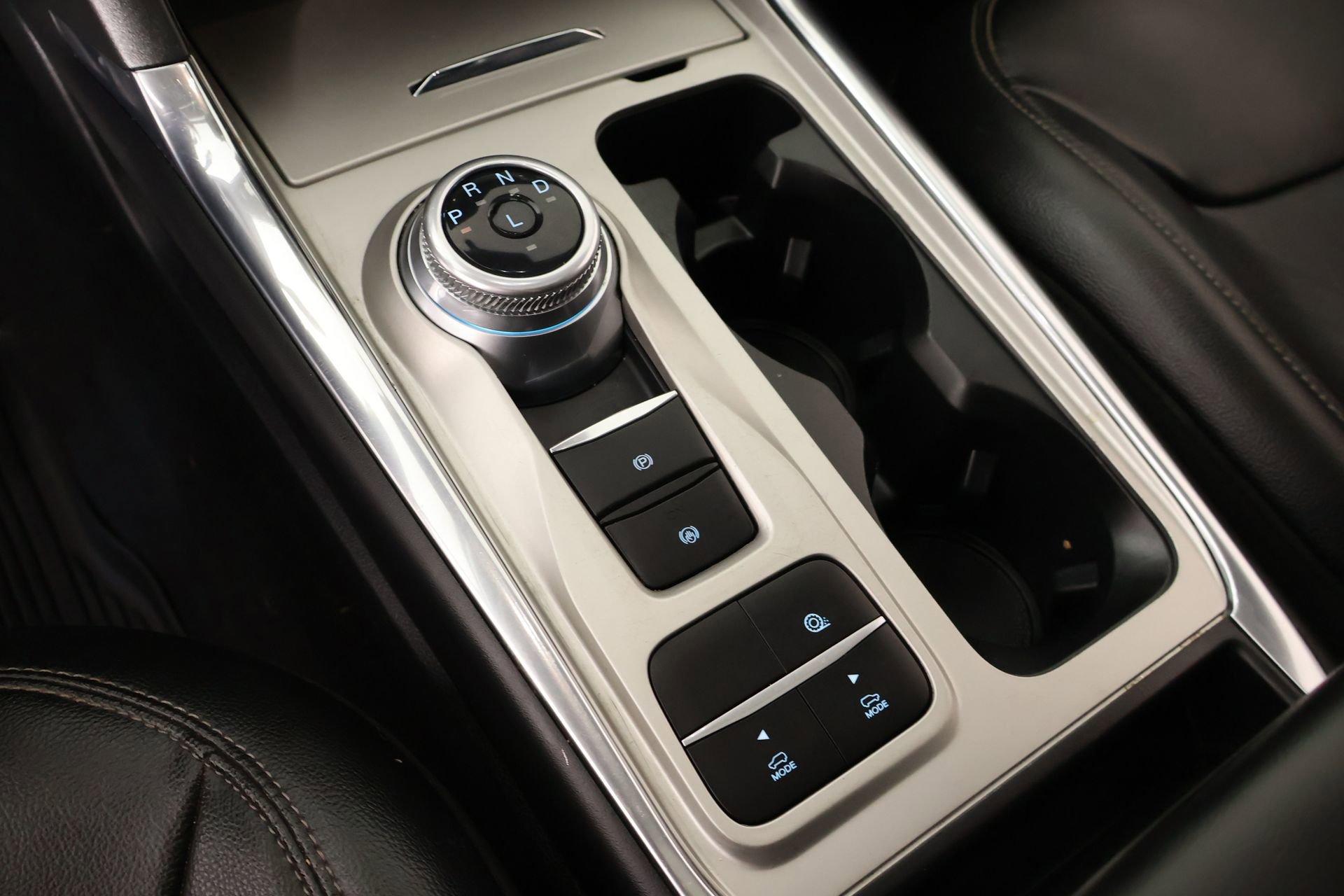 Used 2022 Ford Explorer Limited w/ Limited Technology Package image 9