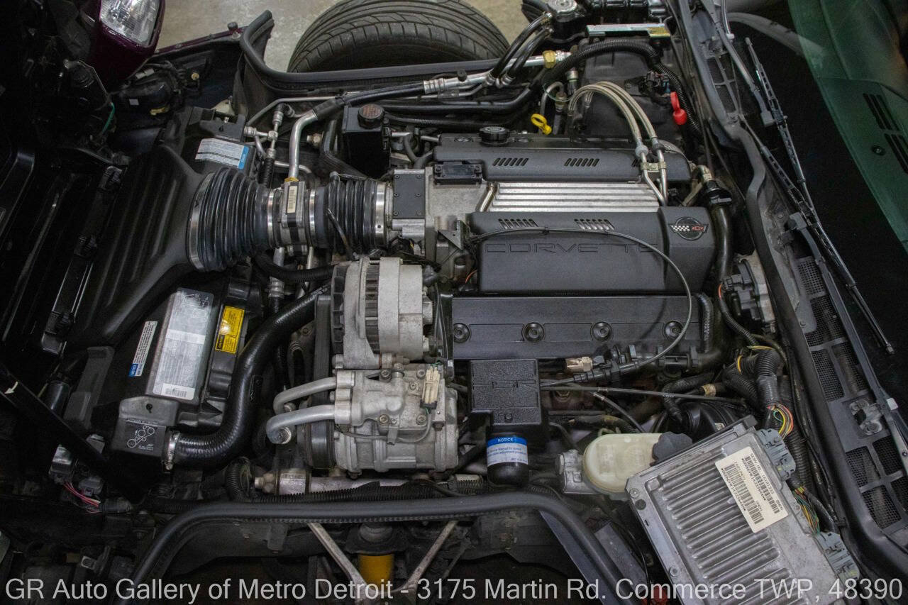 Used 1995 Chevrolet Corvette Coupe RWD image 20
