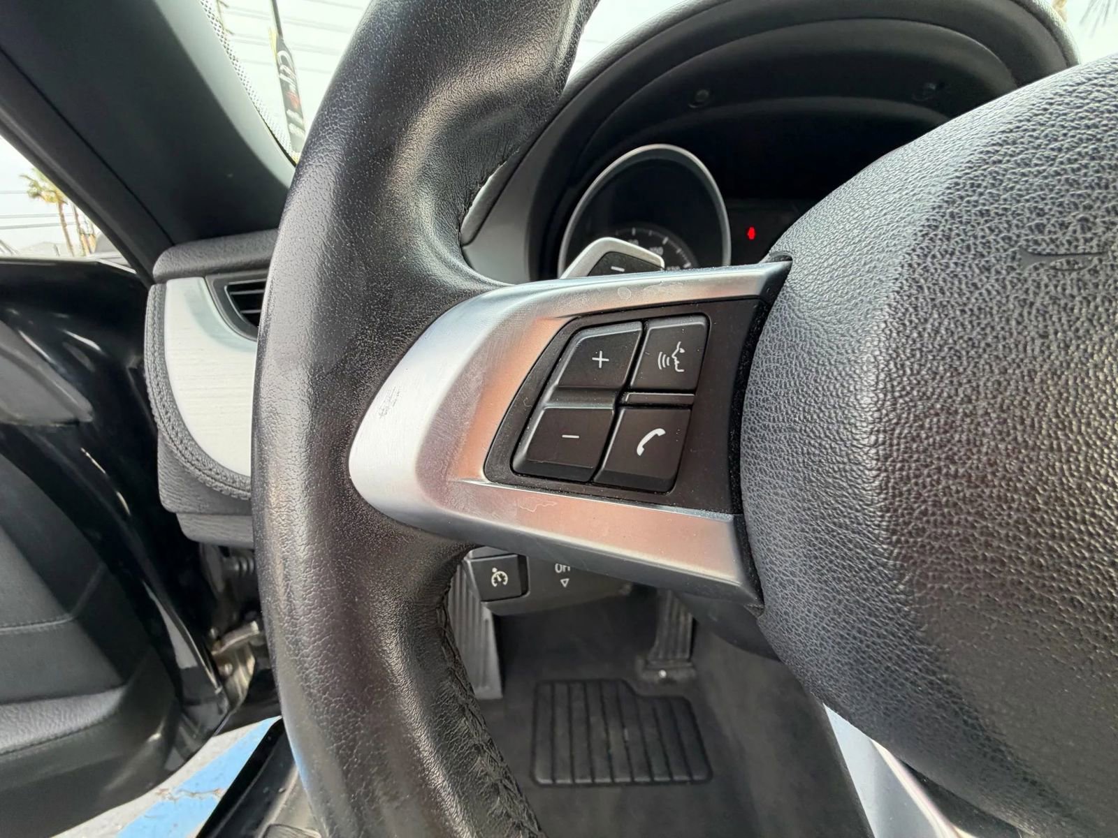 Used 2014 BMW Z4 sDrive35i w/ Technology Package image 19