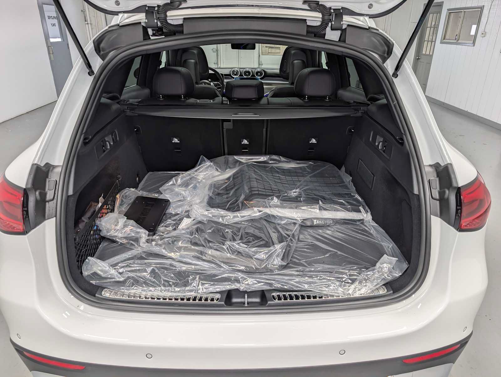 New 2027 Mercedes-Benz GLC 300 4MATIC image 7