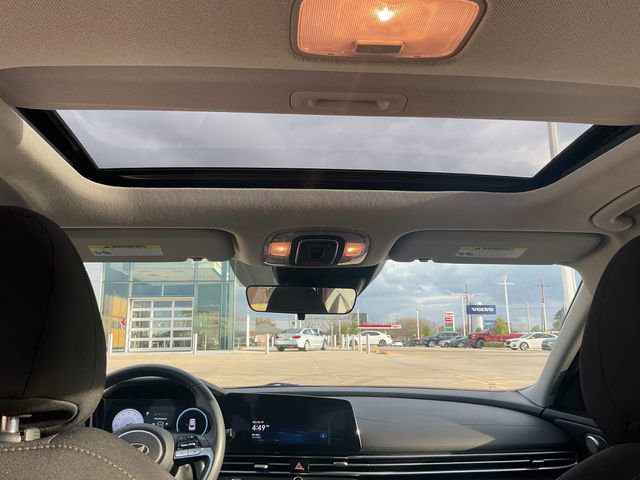 Used 2025 Hyundai Elantra SEL image 20