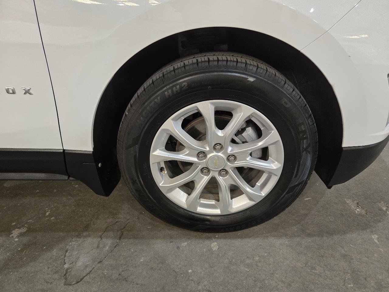 Used 2021 Chevrolet Equinox LS w/ LS Convenience Package FWD image 24
