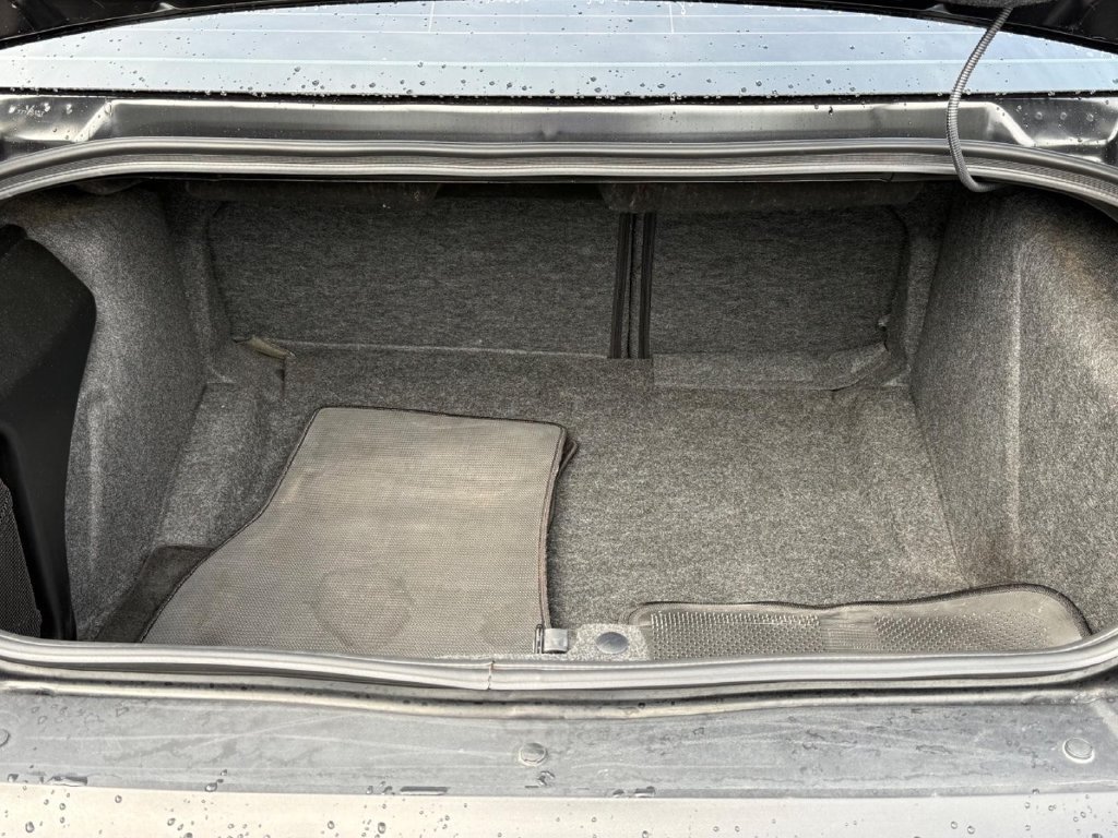 Used 2011 Dodge Challenger SRT8 RWD image 5
