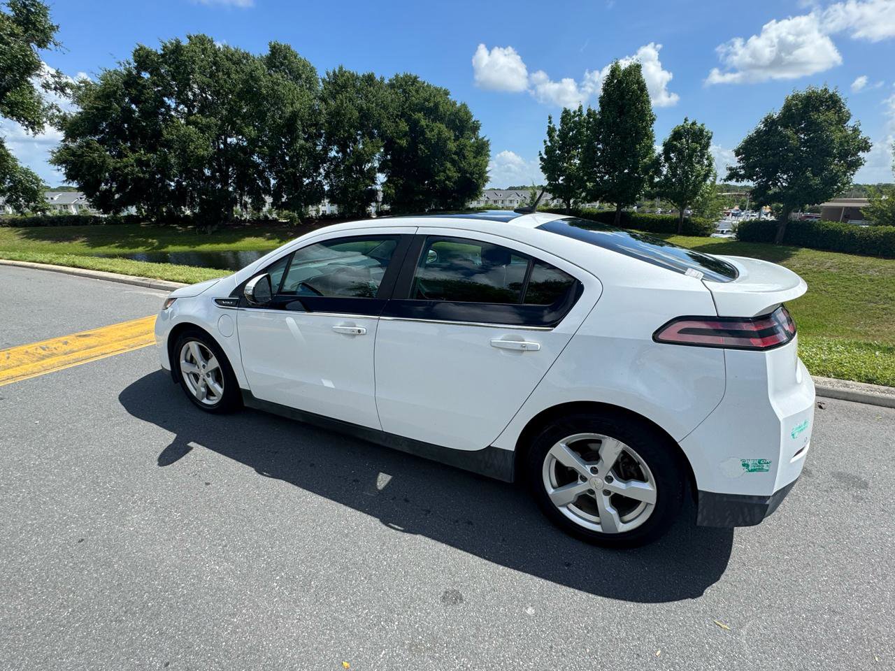 Used 2014 Chevrolet Volt w/ Enhanced Safety Package 1 FWD image 11